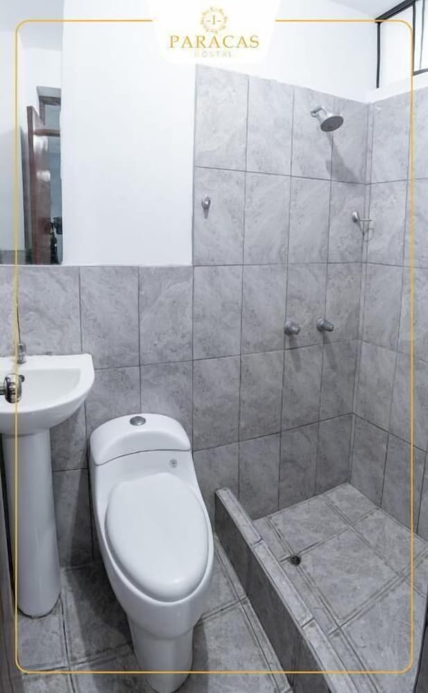 Hostal Paracas I
