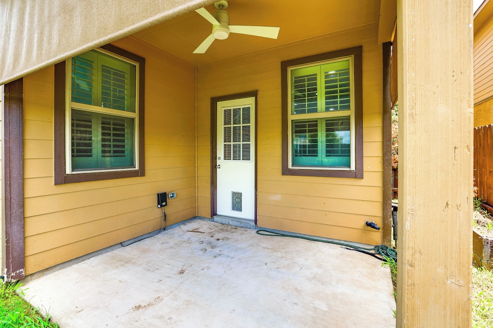 Group Getaway w/ Pool Access in San Antonio!