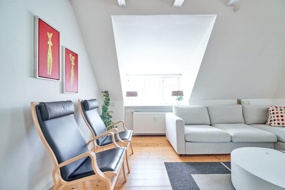 Bright Apartment Next to Tivoli Heart of CPH