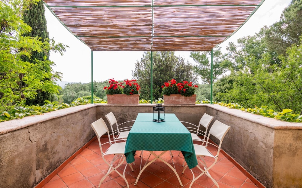 Farmhouse With Exclusive View Between Umbria and Tuscany La Godiola-albizia