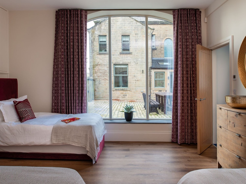 Moorlands Manor