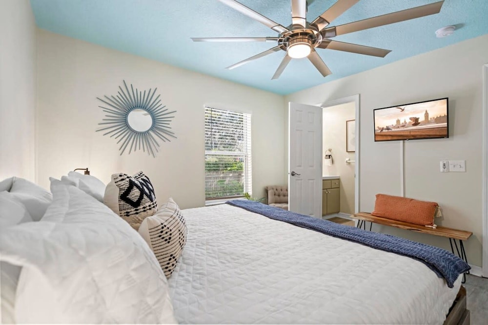Uptown Gem The Castaway Cottage Dog Friendly