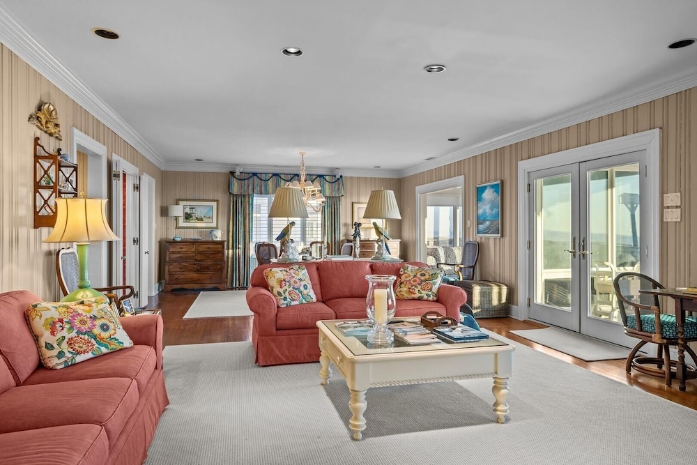 Taylor Cottage 5 Bedroom Home