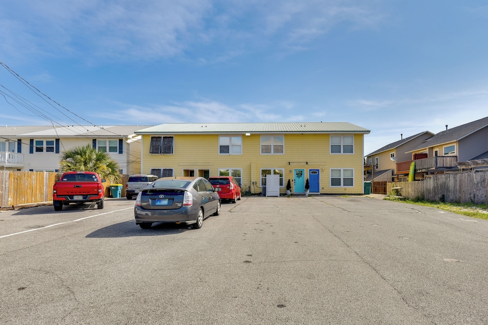 Boat, Fish & Walk to Beach: Waterfront Destin Gem!