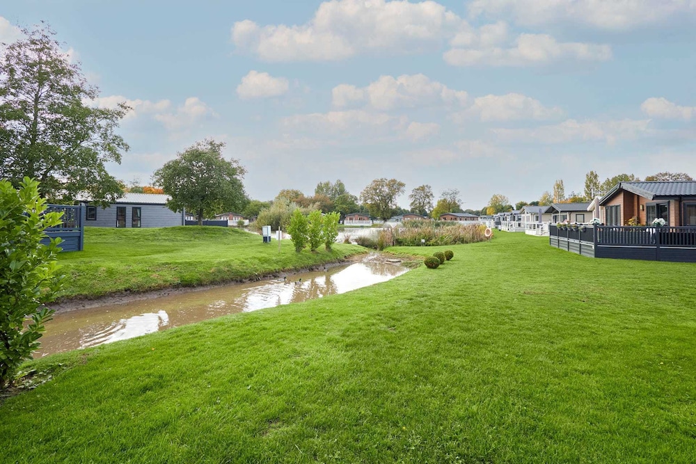 Host Stay Kinship Lodge