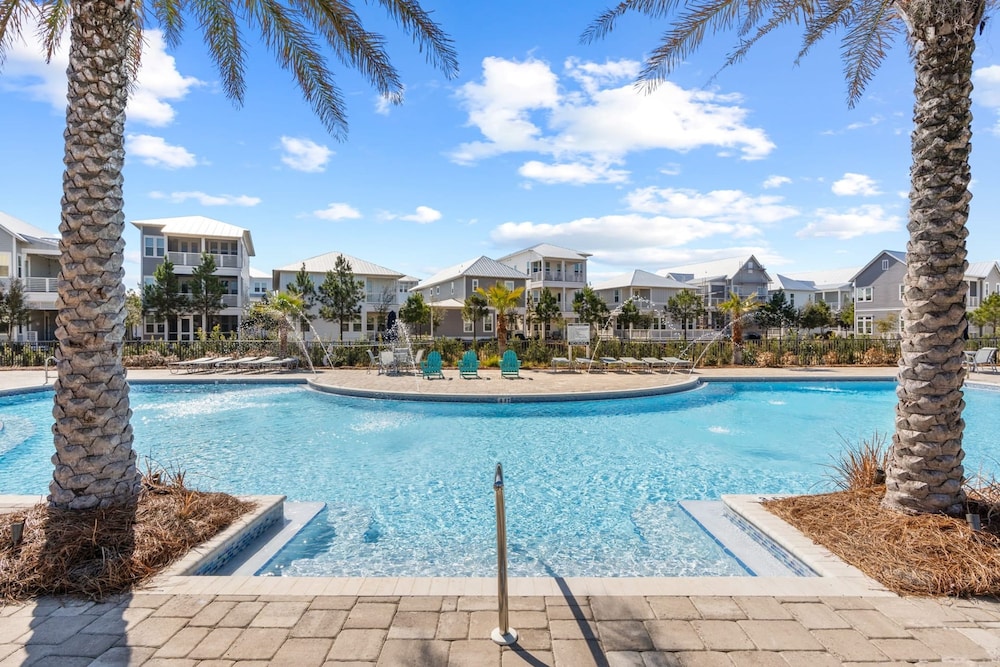 Walk to the Beach Pool 5bdr 3 Porches Beach Sea-ker s Retreat by Avantstay