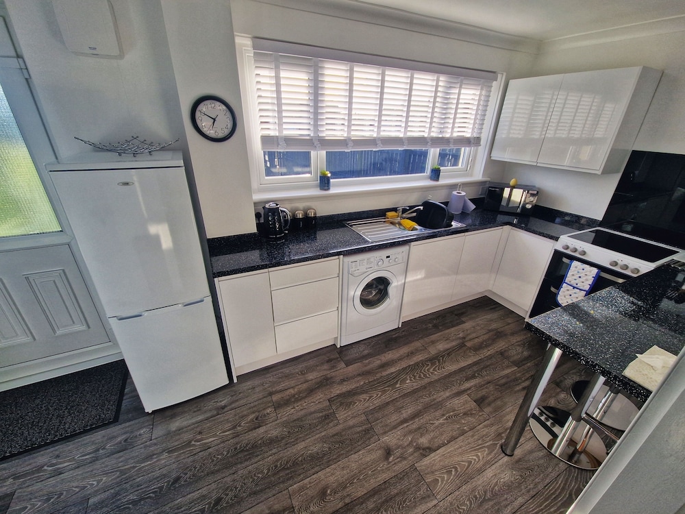 Cozy Shotts House With 2 Bedrooms