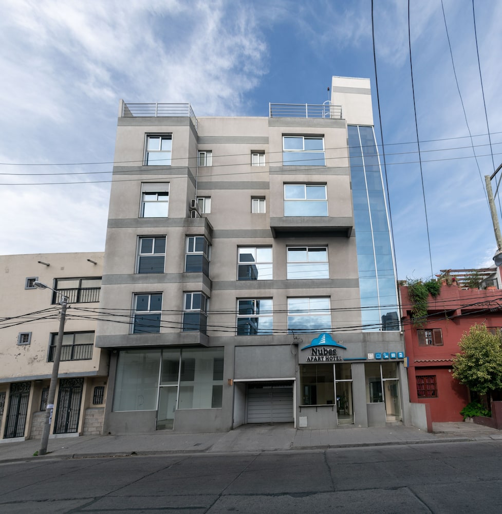 Nubes Apart Hotel