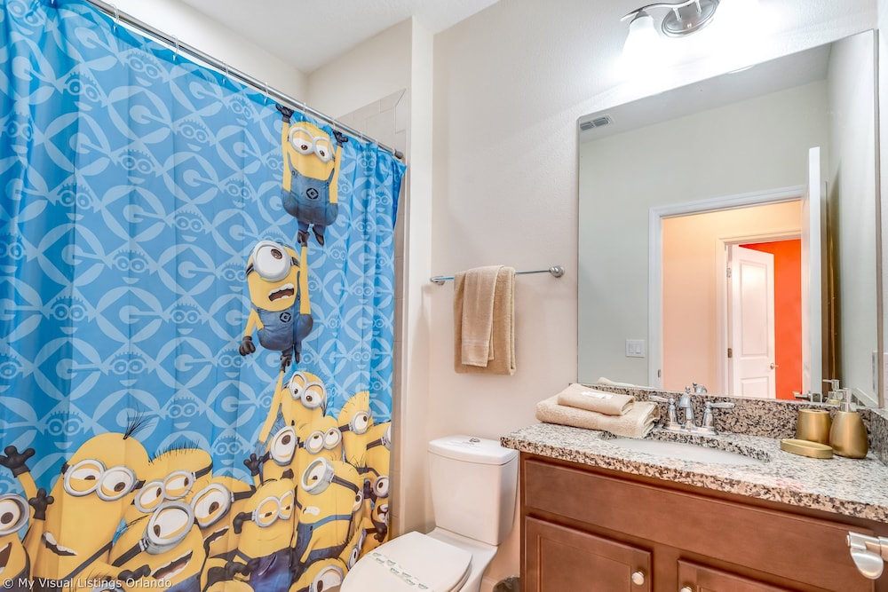 430cd Magical 4 Bedroom 4.5 Bathroom Town Home view 3