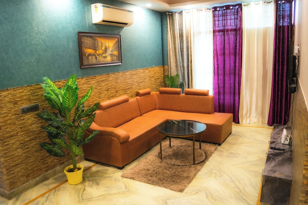 Let'stay- Sector 63A Noida