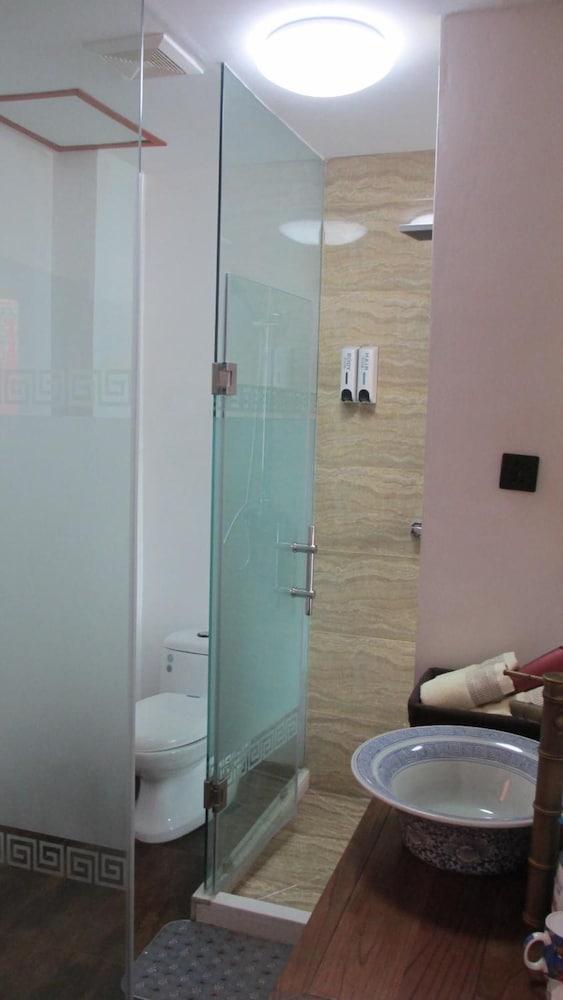 Nirvana Hotel - Hostel