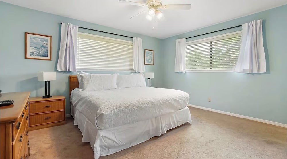 Chateau La Mer II #804- Blue Ocean Getaway