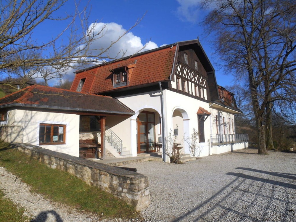 Charming Apartment in Mandelbachtal