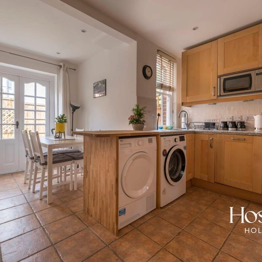 Stunning Character House In The Centre of Henley view 4
