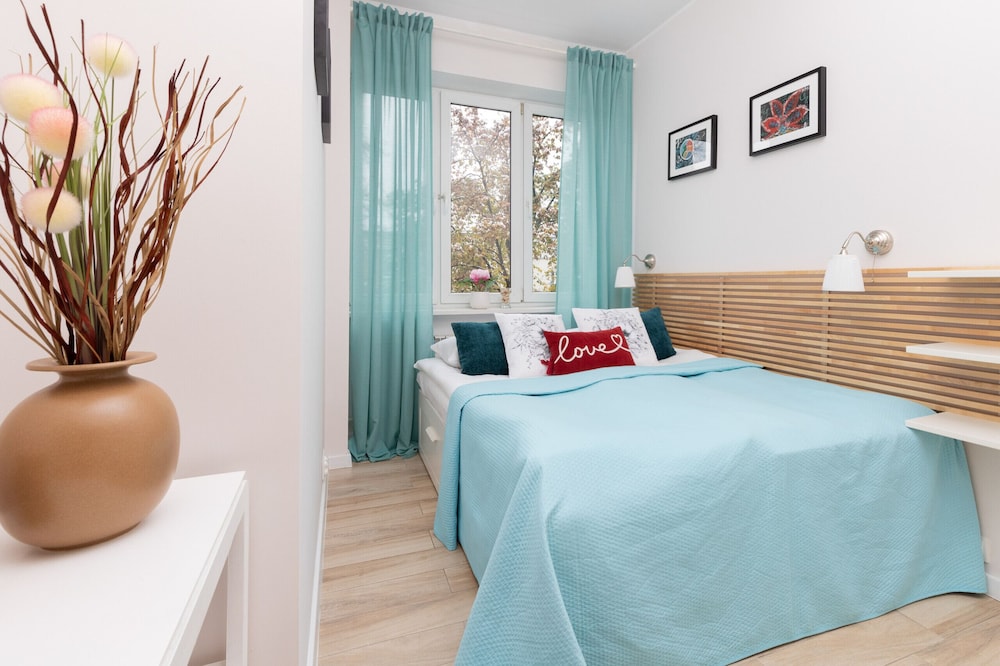 Sky Blue Apartment Waszyngton by Renters view 4