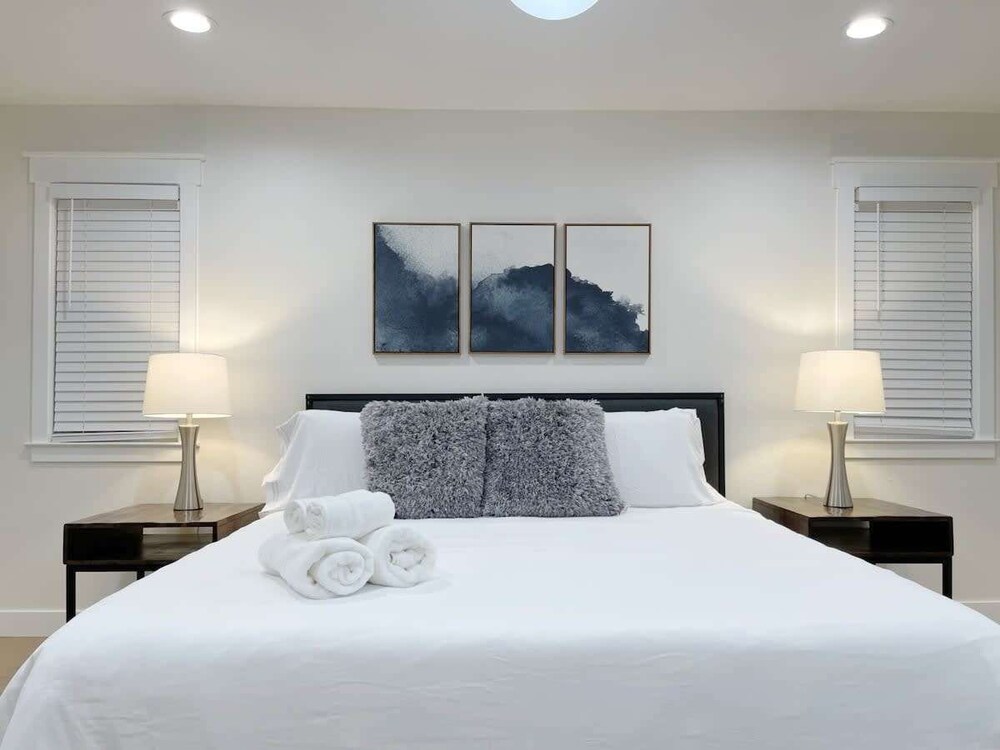 @ Marbella Lane - Contemporary Sophisticated Home