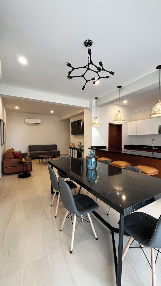 Makeva Condos - Near Malecon