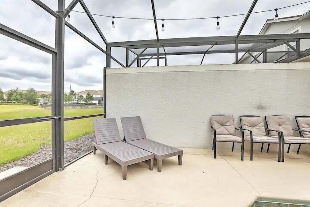 Let's Glo Now Adventure Cove Villa 4 Bedroom Townhouse