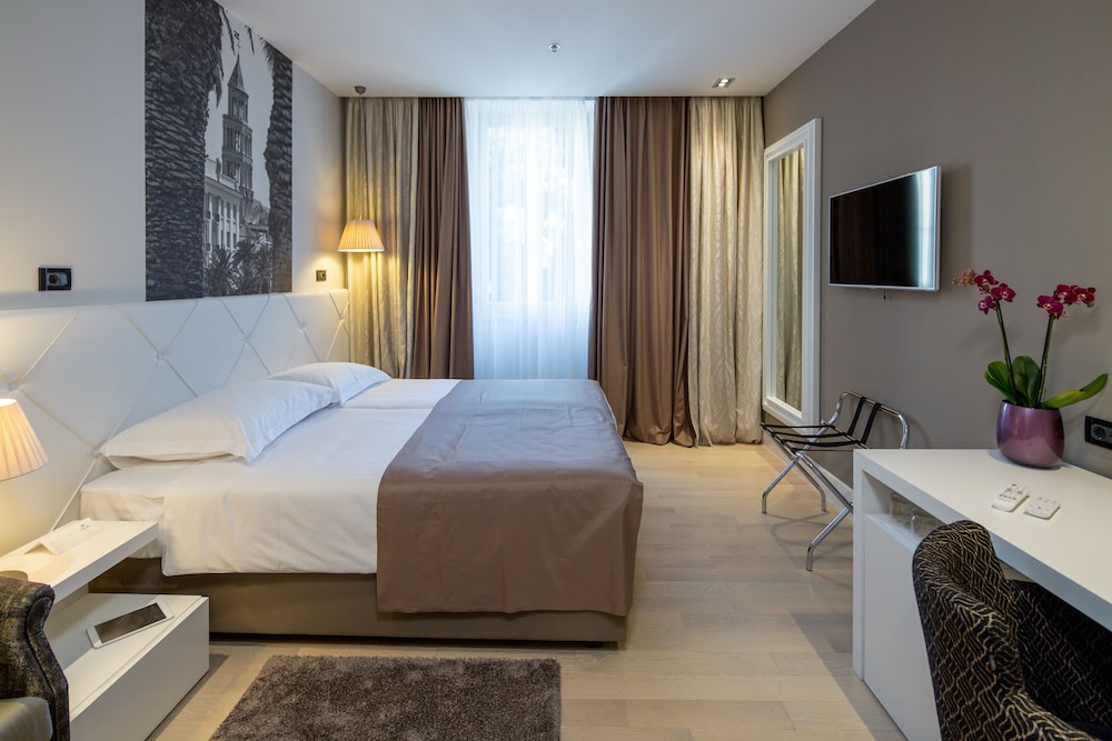 Cornaro Hotel 8