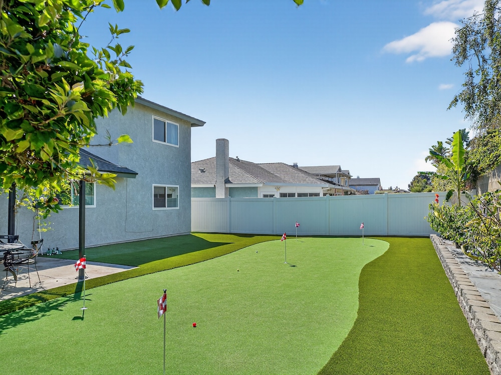 Coastal Escape With Private Mini Golf 4 Bedroom Home
