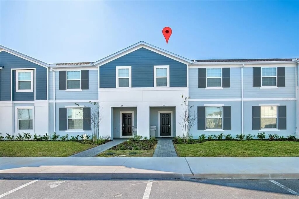 Elegant 5-bedroom Villa w Private Pool Near Disney