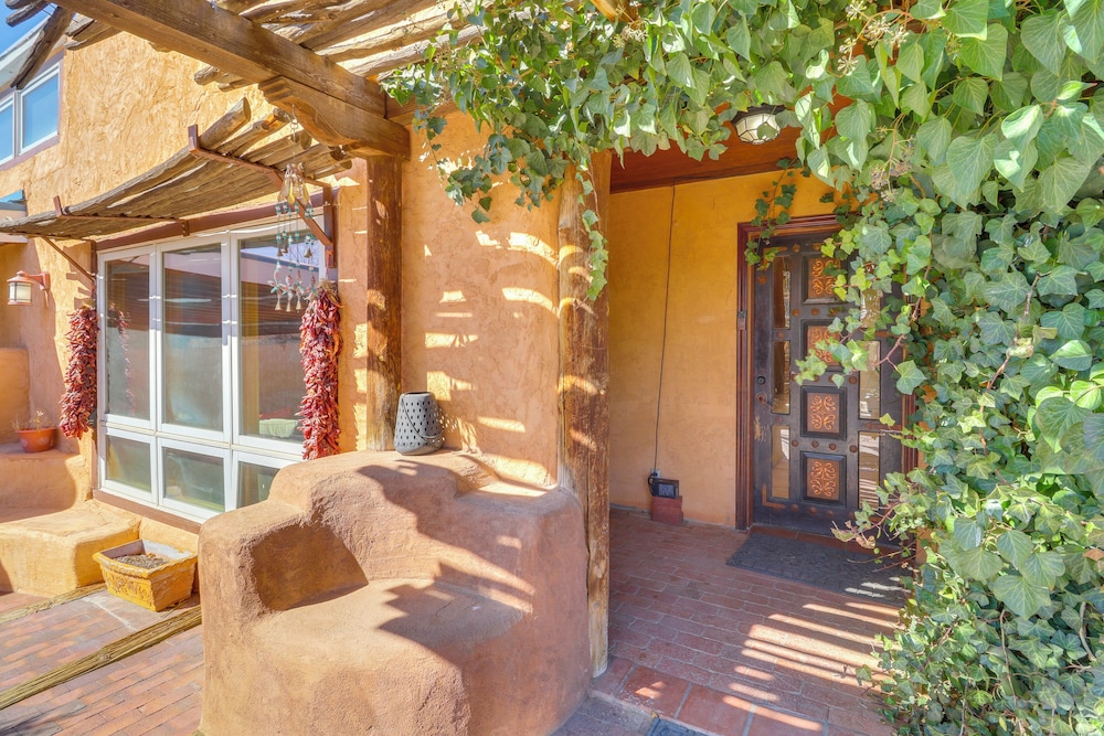 Spacious Mtn-view Gem in Corrales!