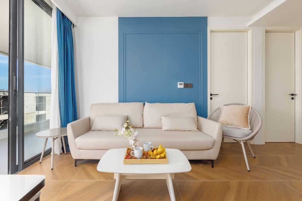 Kora Beachfront Suite by TropicLook