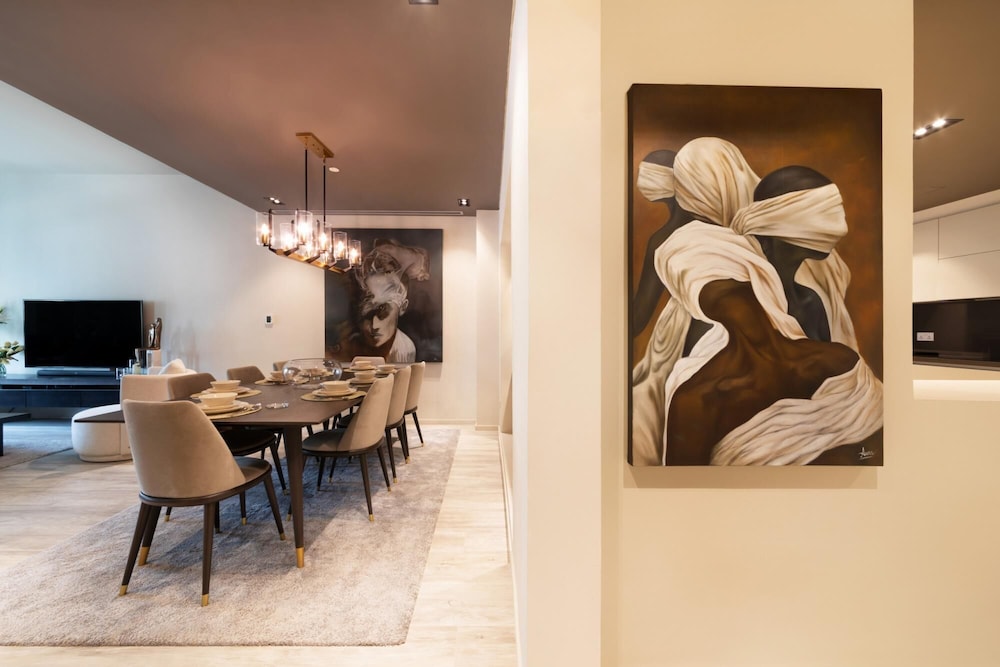 Luxurious 2 Bed Apt on Palm Jumeirah