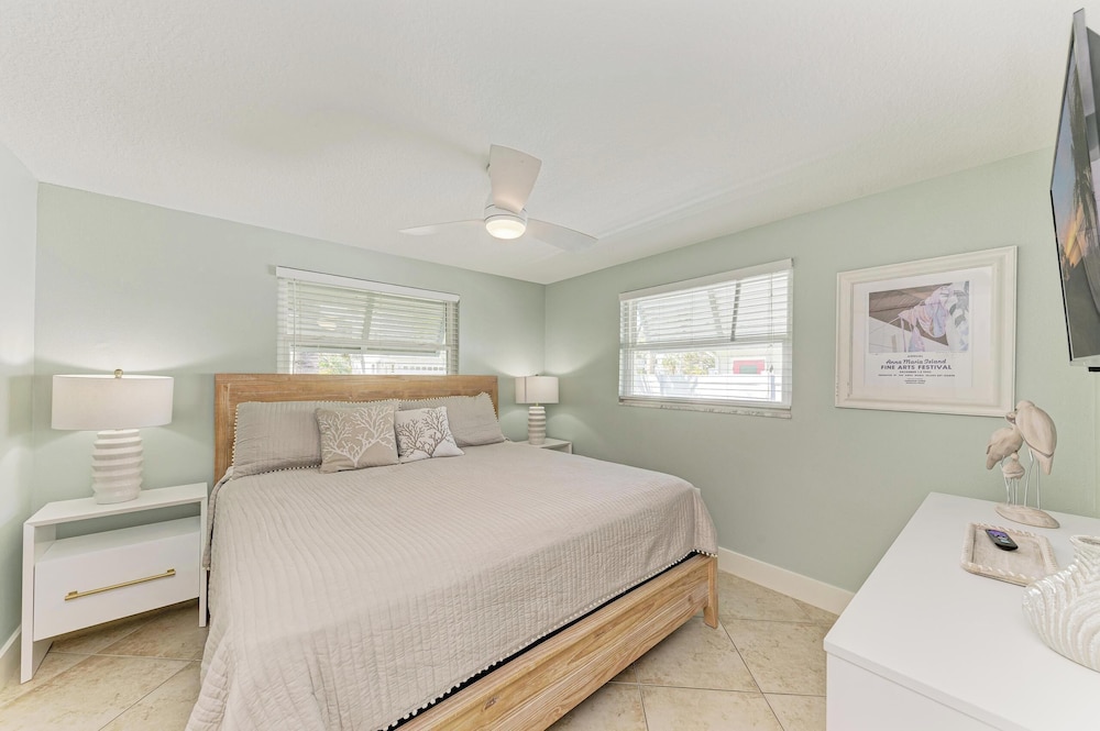Anna Maria Island Blue Bella Bliss - Private Heated Pool