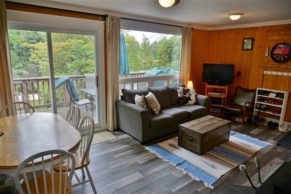 156 Eels Lake 2 Bedroom Cottage