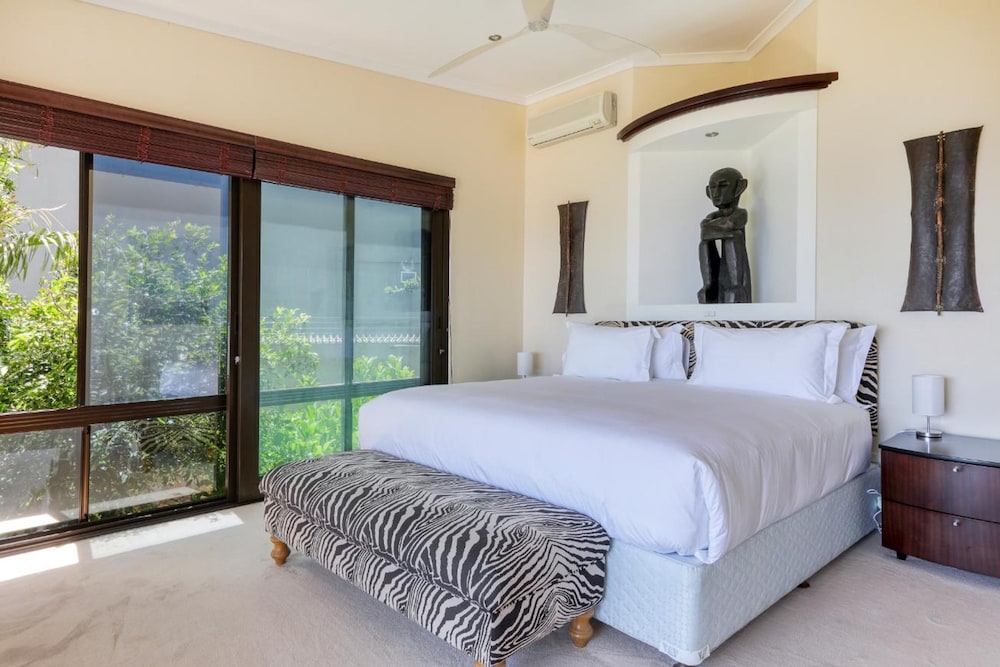 Villa Sol Camps Bay - Family Retreat With 360 Views