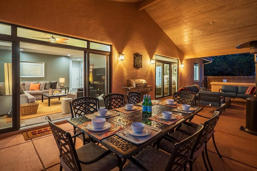 5 Bed 3 Bath Uptown Sedona-game Room-sauna-cold Plunge-jacuzzi-gym