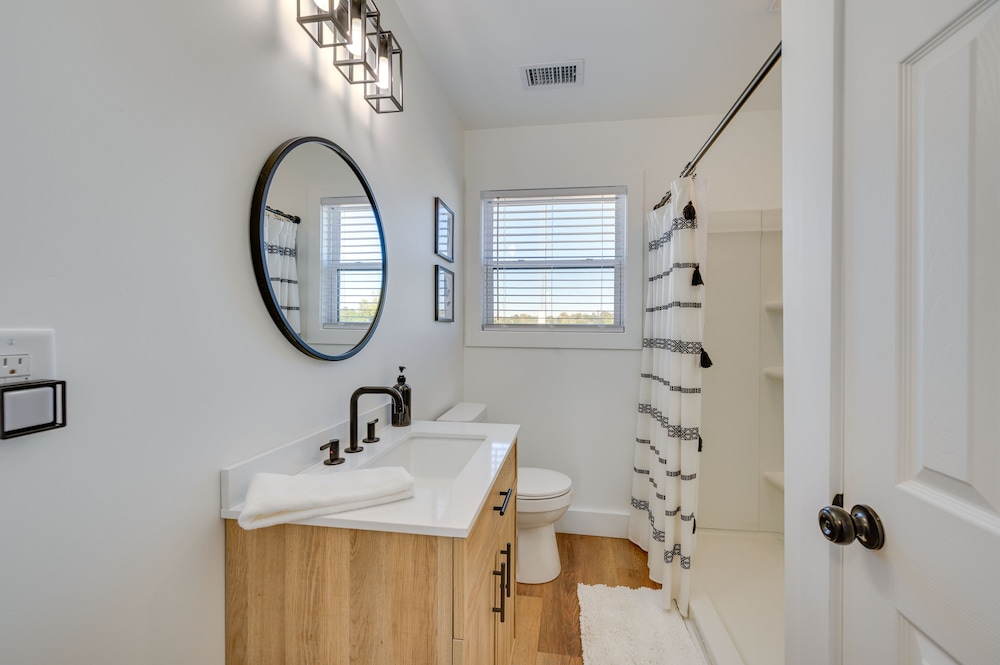 Modern Milledgeville Getaway: Walk to Downtown!