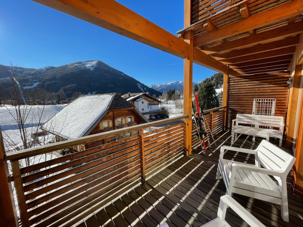 Exclusive Apartment With Scenic View