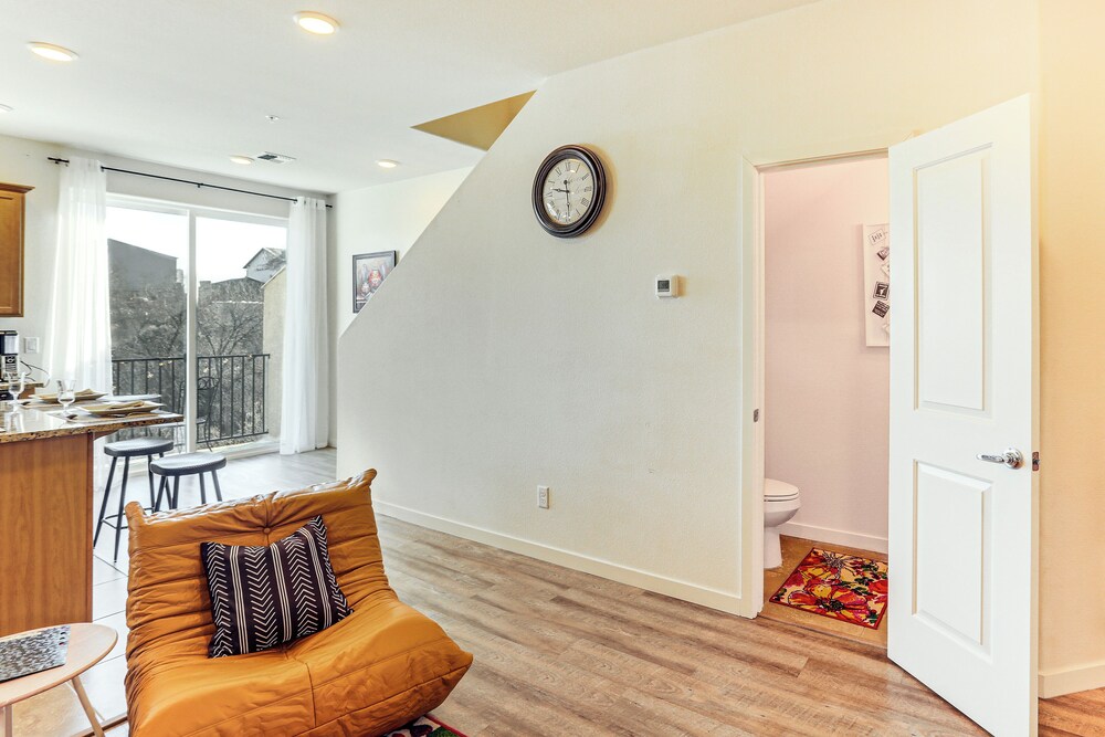 4 Mi to Dtwn: Family-friendly Townhome in Reno