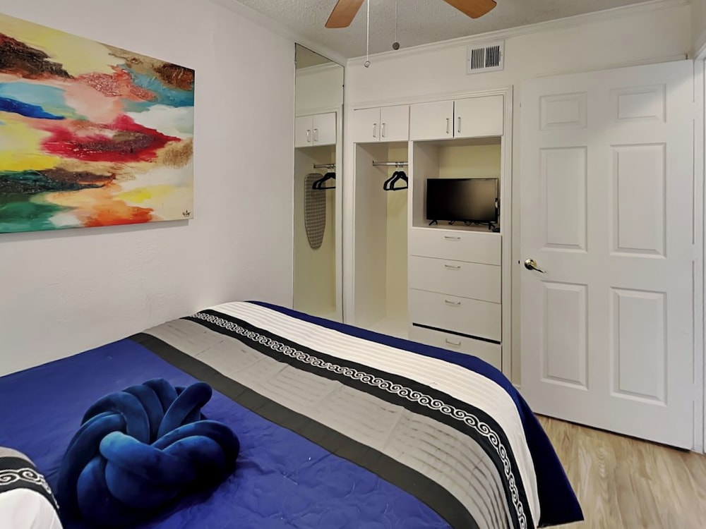 Daybreak at the Beach by Ryson Vacation Rentals