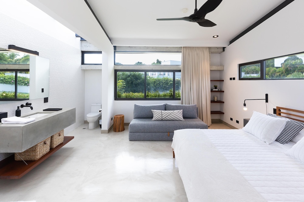 Villa Futura by Acomodo