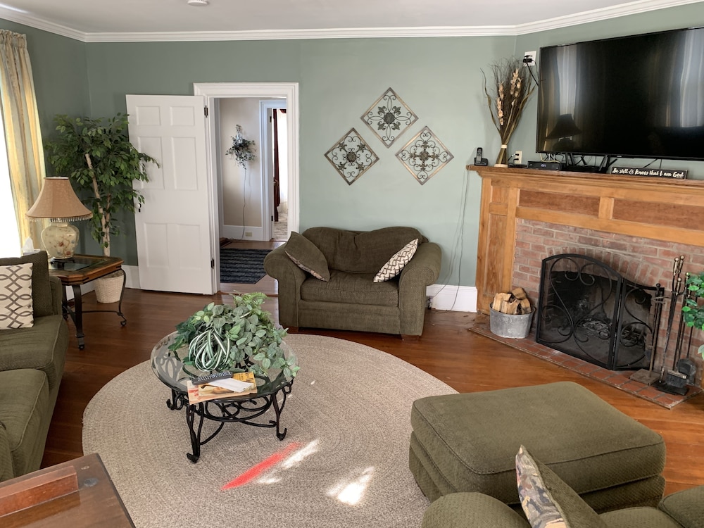 Centennial Inn Bed & Breakfast view 3