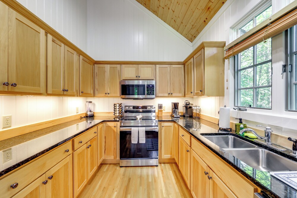 Play Golf & Tennis: Family Escape in Cashiers!
