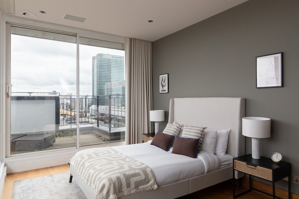 The Canary Wharf Secret - Glamorous 3BDR Flat w/ Terrace and Parking