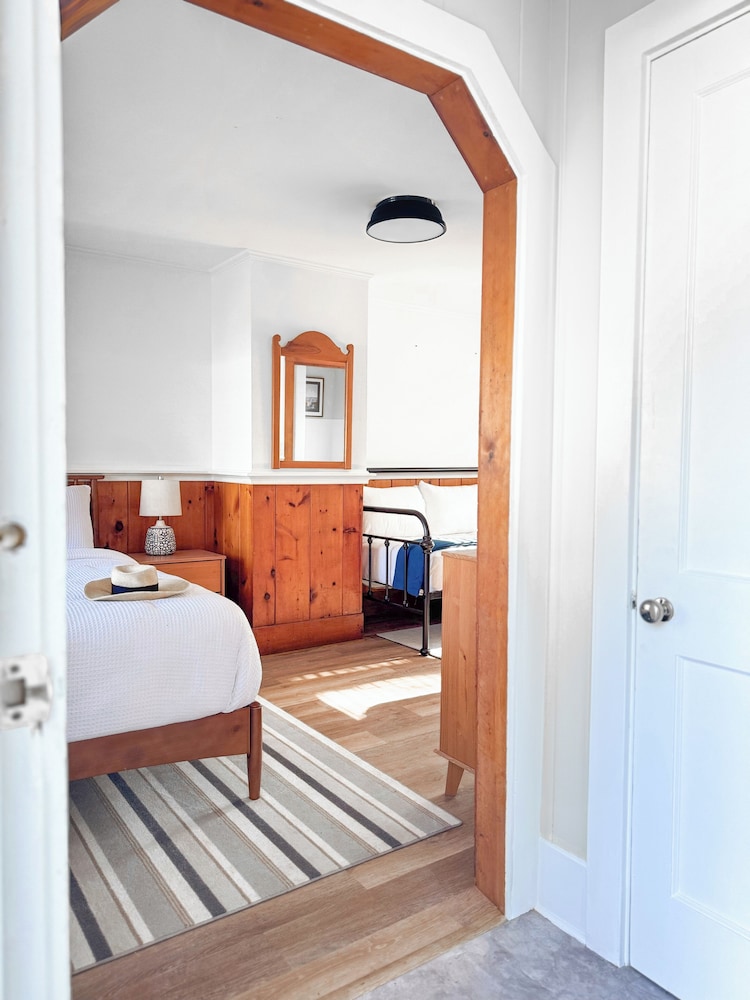 Cape Cod Motor Inn