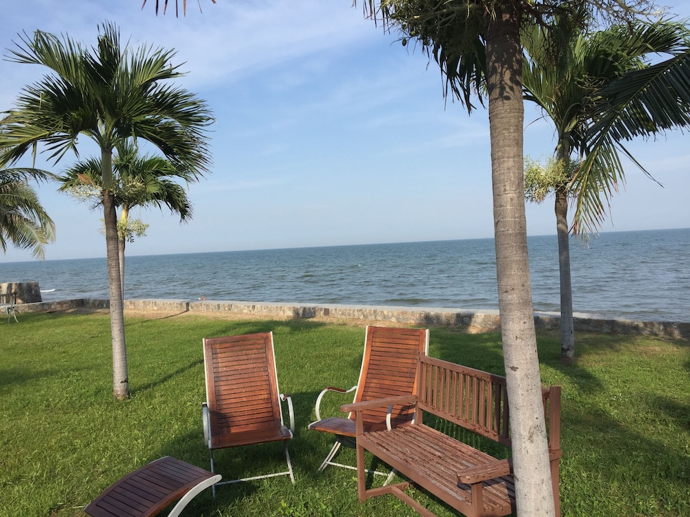 Beachfront Family Penthouse Hua Hin