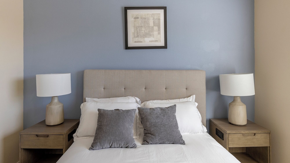 Landing Furnished Apartments near East Arlington