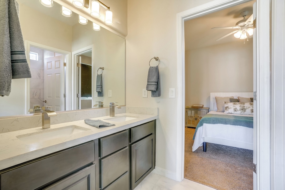 Close to Golf & Hiking: Home in Litchfield Park