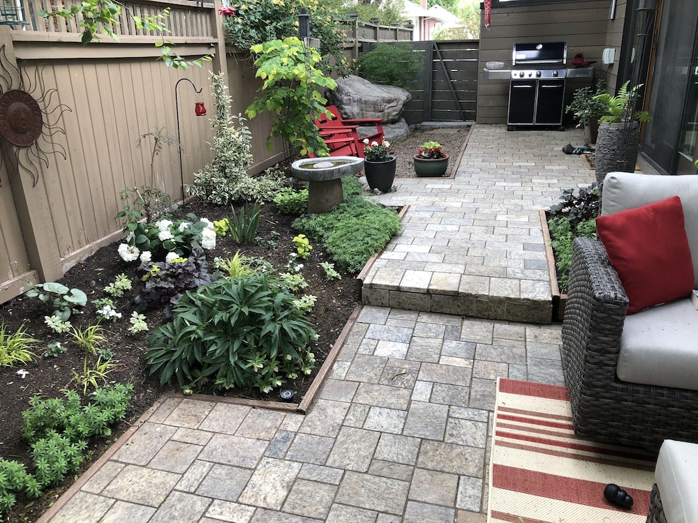 Modern In The Woodbury District 3 Bedroom Home by Redawning view 3