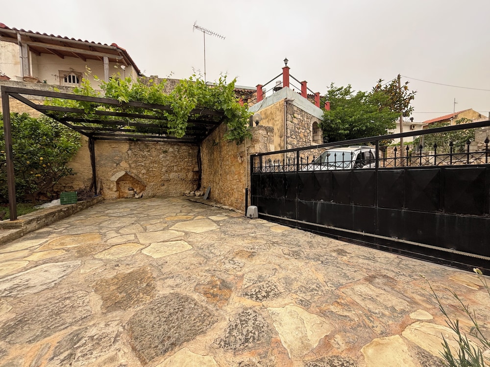 Electra Stone Suite