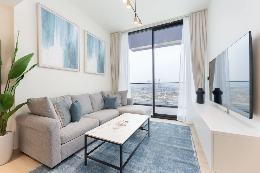 Lovely Apartment in Binghatti Corner That Sleeps 4