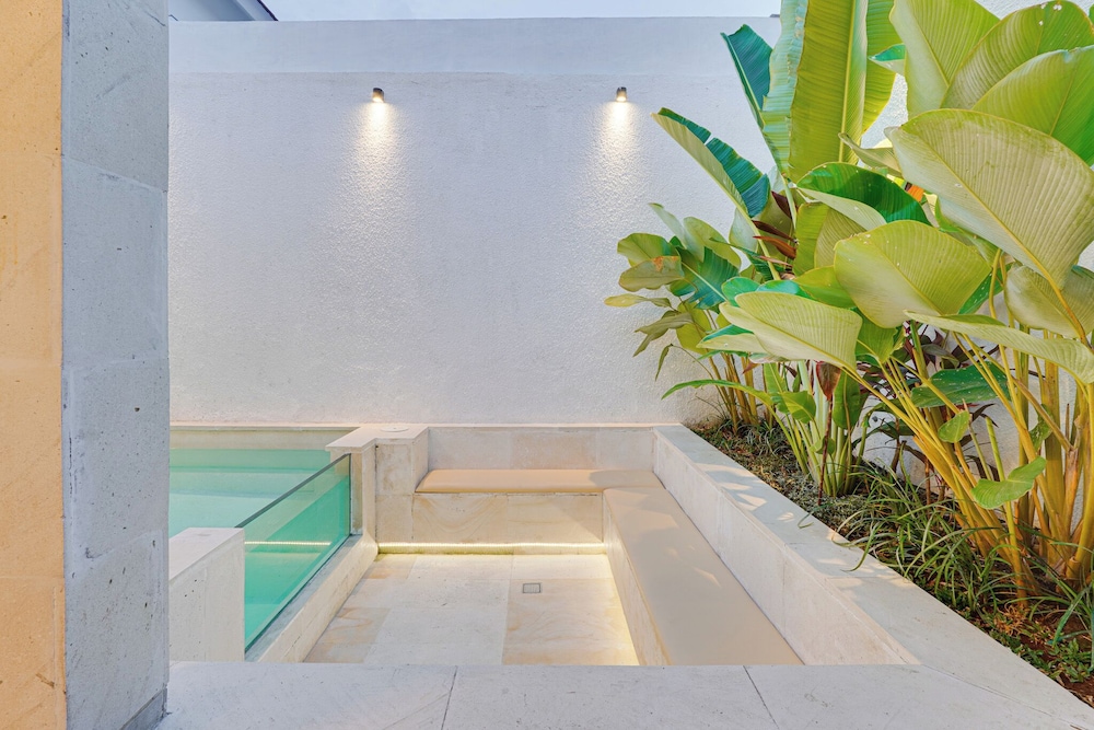 LaLuxe Villa and Residence
