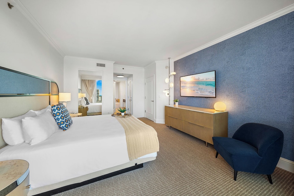 Luxury Vacation Rentals at Fontainebleau Miami Beach by LRMB