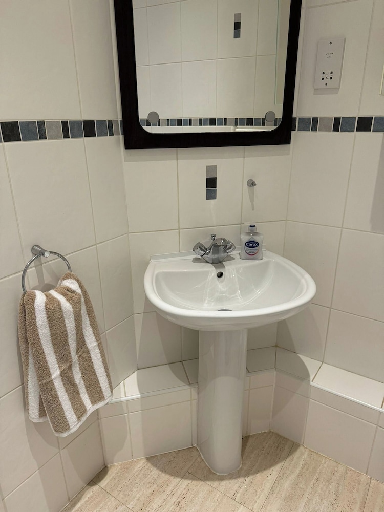 Executive Apartment, Woodford Mill, Witney